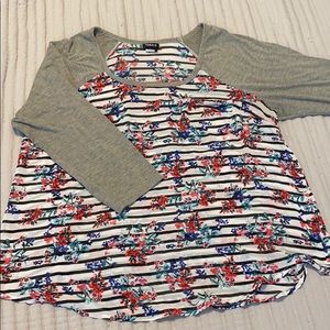 Quarter Length Sleeve Top!